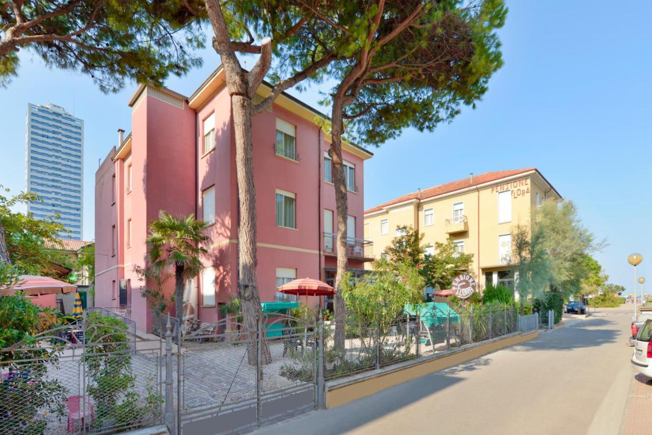 Hotel Flora Capri Cesenatico Extérieur photo